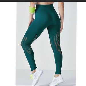 NWT Fabletics  Size M. Leggings